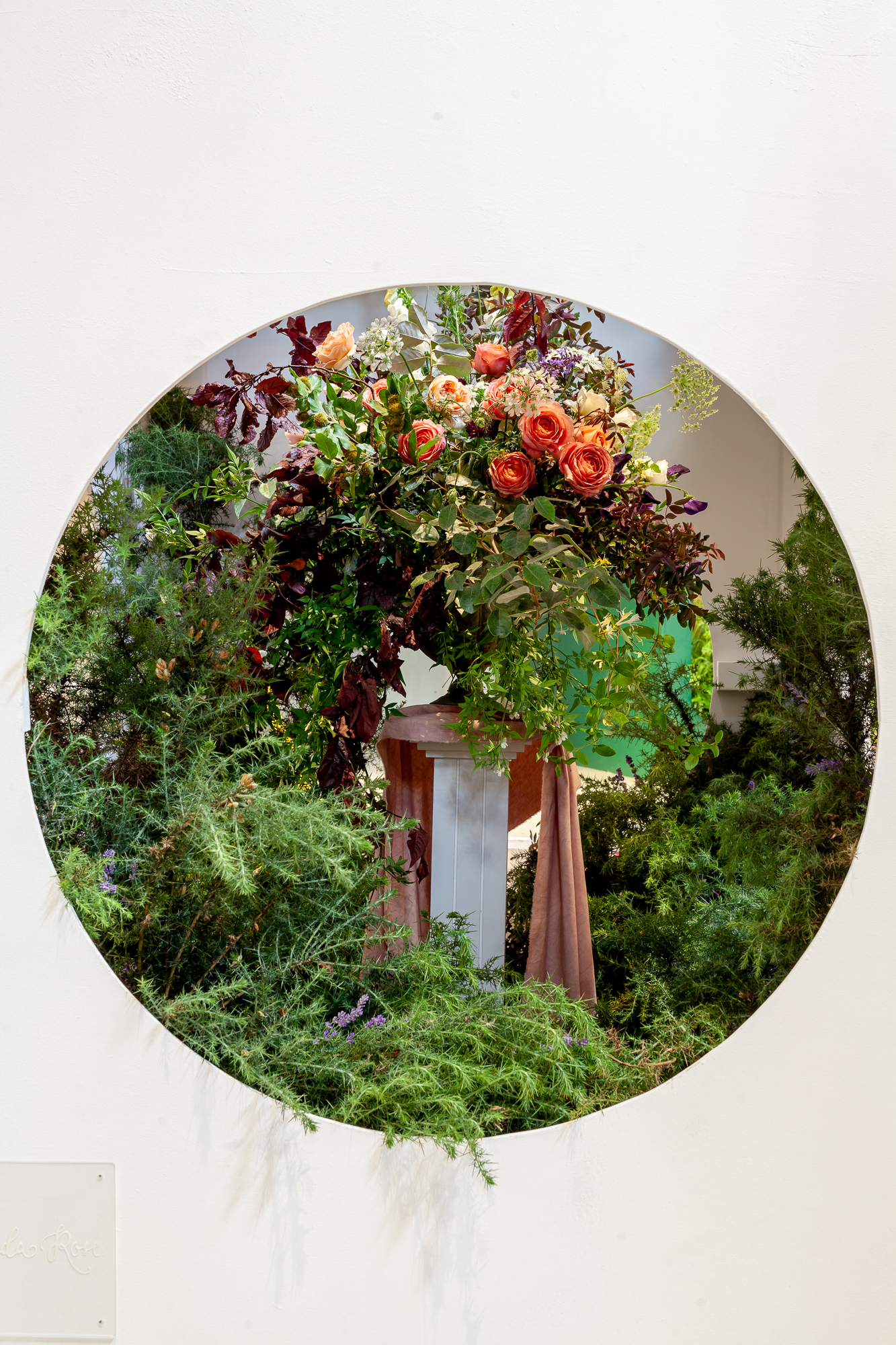 Floribunda-Rose-installation-British-Flowers-Week-2018-at-Garden-Museum-by-New-Covent-Garden-Market (13).jpg